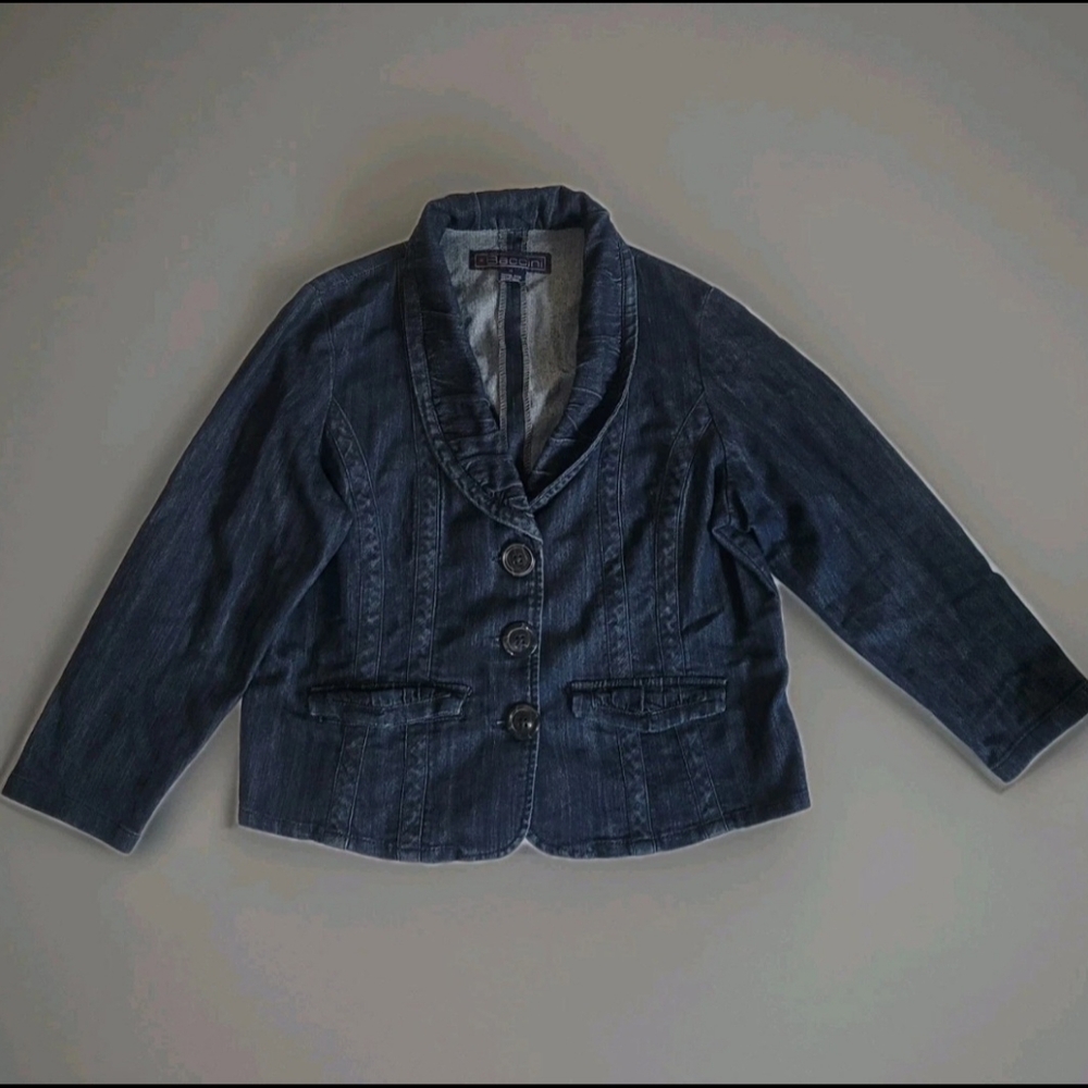 Baccini Women PL Dark Wash Jean Jacket Ruffle Collar Stretch Petite.